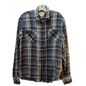 Wrangler men's button front blue white plaid flannel shirt M Medium cotton